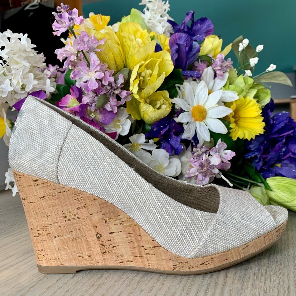 NWOT TOMS "Stella" Wedge (8W)